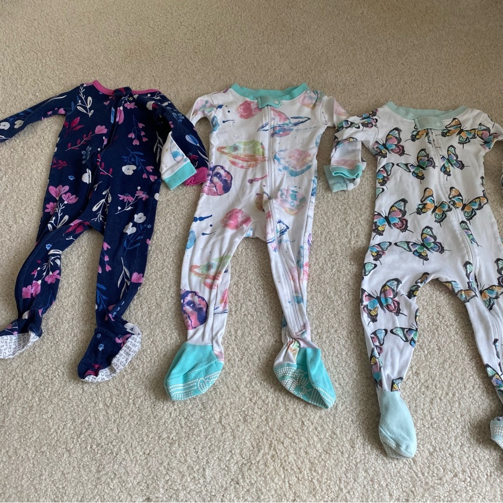 Bundle of 3 12-month sleepers ☀️3/$12☀️